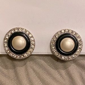 ♻️✅Vintage Pearl Kenneth Lane earring♻️✅